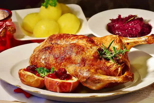 Jakie przyprawy lubi kaczka? Odkryj najlepsze smaki dla potrawy