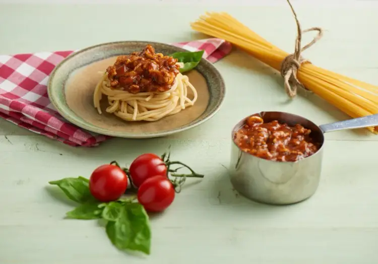 Domowy sos do spaghetti z warzywami, który zachwyci Twoje podniebienie